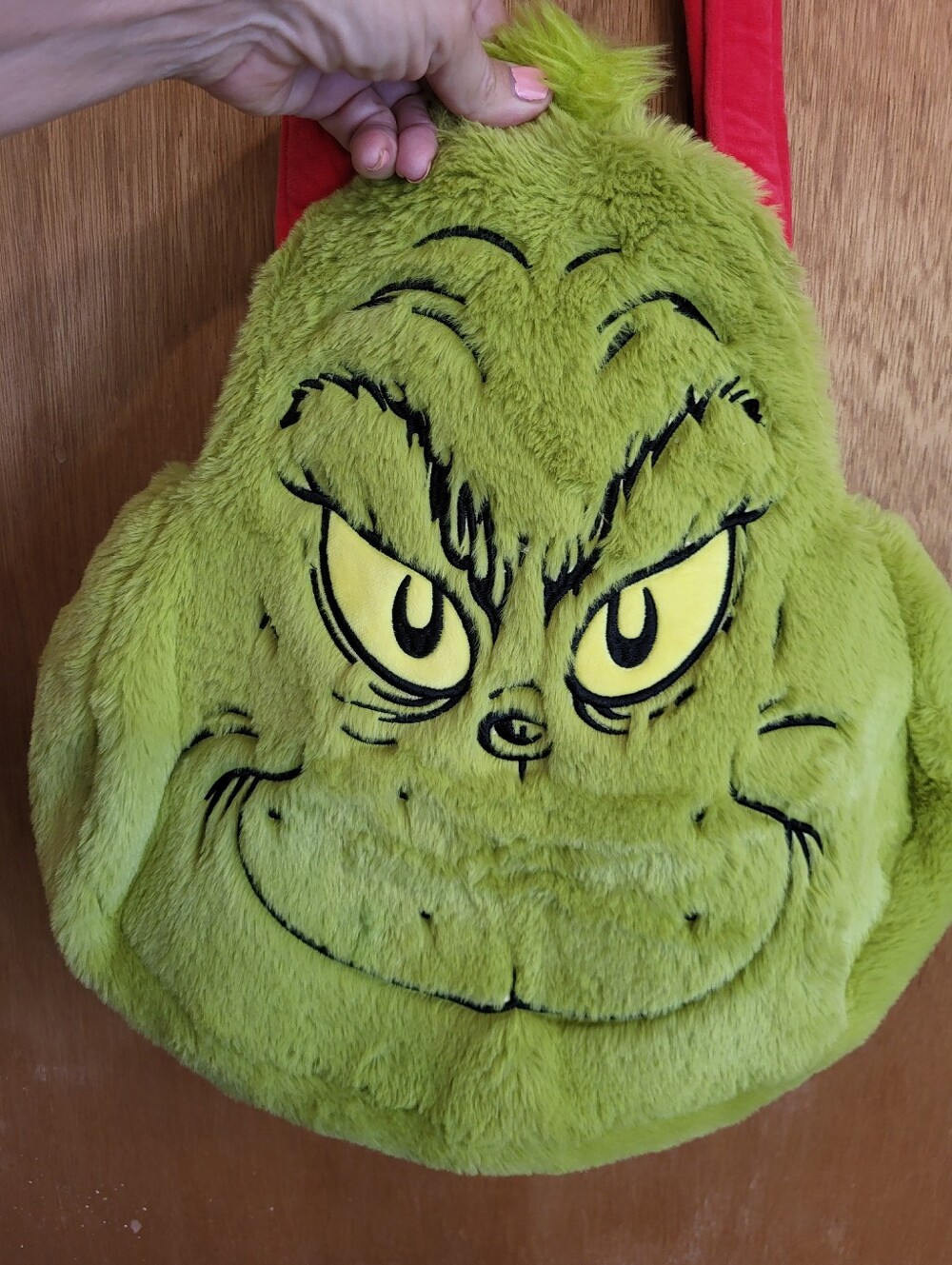 Grinch Bioworld 3D Plush Large Shoulder Bag with Red Strap - Picture 6 of 16